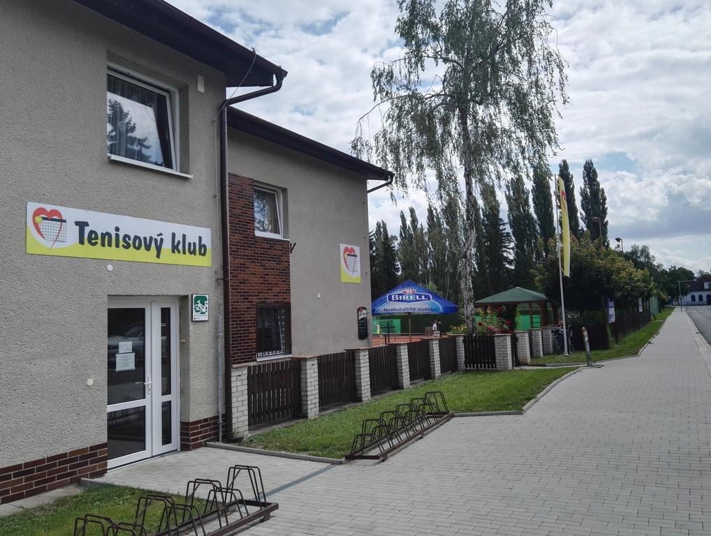 Penzion Tenis Poděbrady Exterior foto